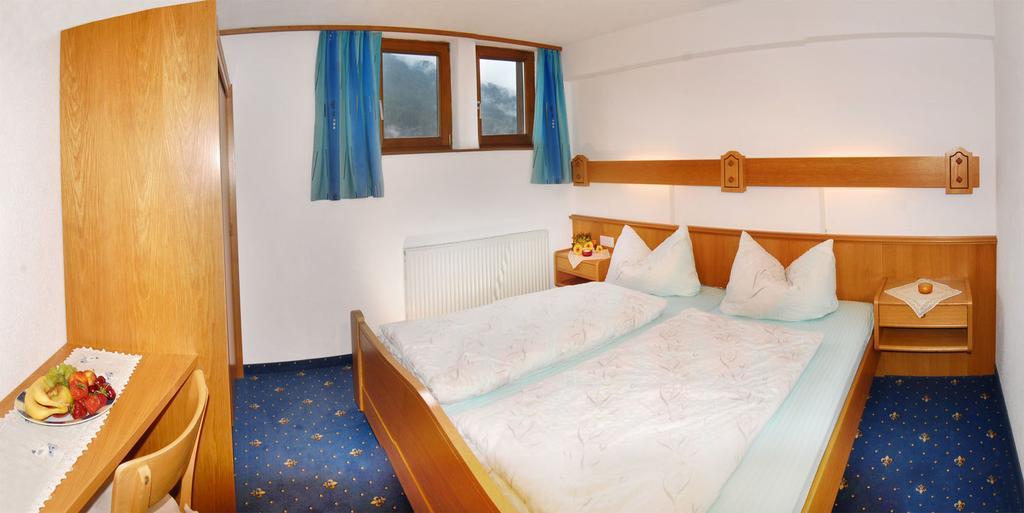 Gaestehaus Bergruh Tux Habitación foto