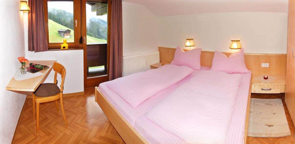 Gaestehaus Bergruh Tux Habitación foto